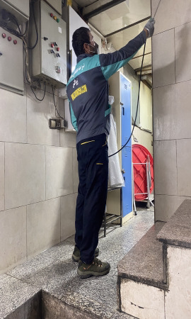 سمپاشی مسیرهای رفت و آمد و ورود سوسک فاضلاب و سوسک کابینت